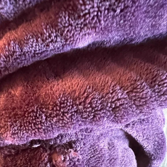 Beautiful Robe - Picture 3 of 4